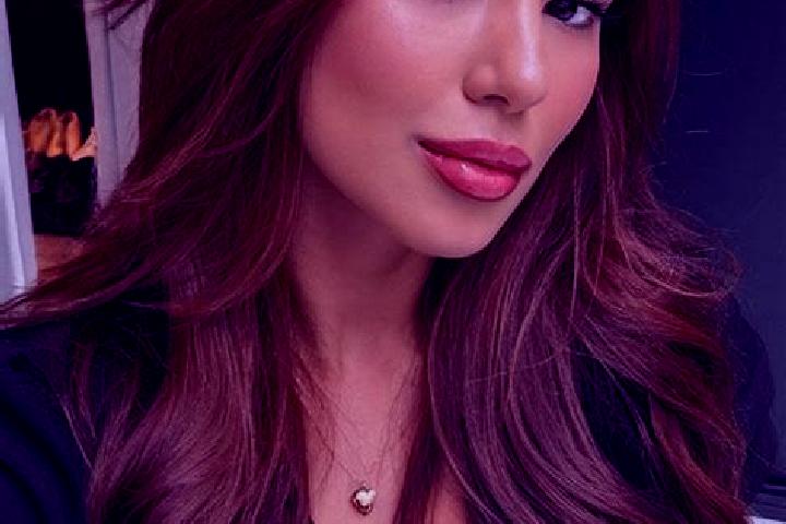 Evelyn, 37, a chestnut brown-eyed latina companion based in Pyhtaeae. Offering GFE, Travel Companion, Erotic Massage. Available for incall and outcall, day a...