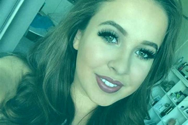 Evelyn, 37, a red grey-eyed mediterranean companion based in San Lorenzo Malacota. Offering Girlfriend Experience, 69, Tantra, Dinner Date. Available for inc...