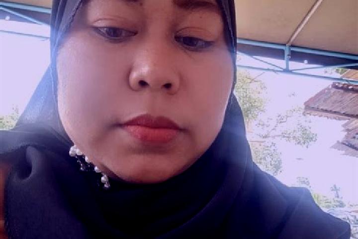 Evelyn, 37 — Escort in Abepura, Indonesia