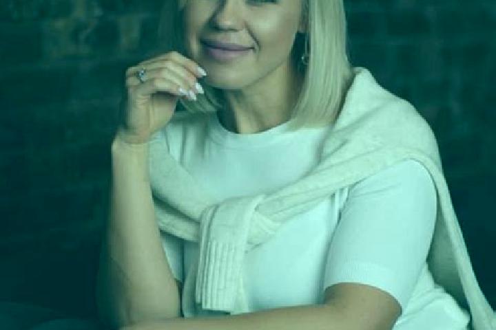 Evelyn, 37 — Escort in Antratsyt, Ukraine