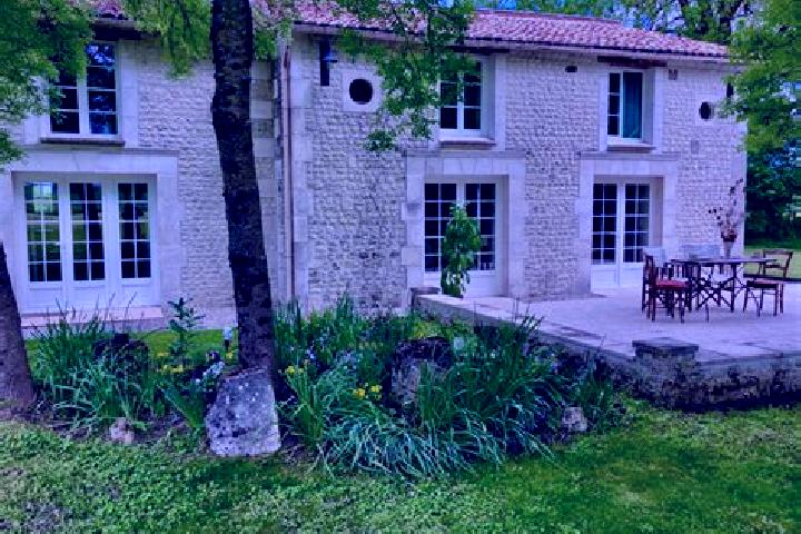 Evelyn, 37 — Escort in Chevanceaux, France