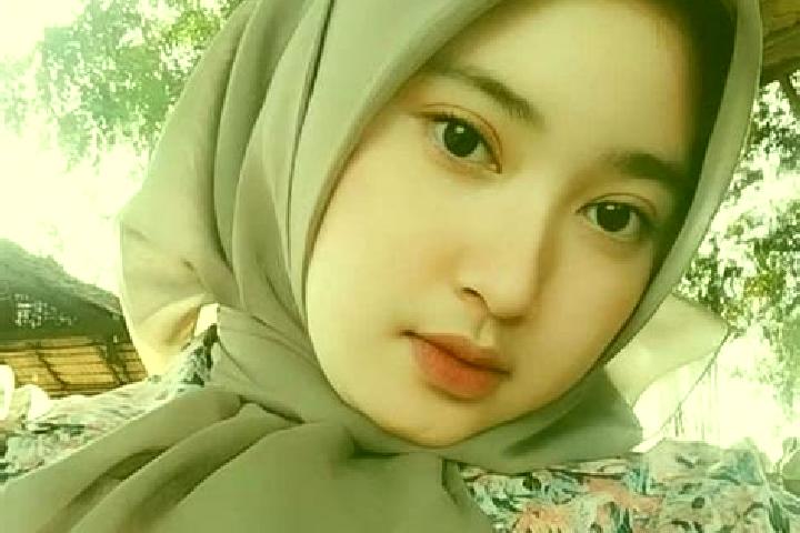 Evelyn, 37 — Escort in Sampang, Indonesia