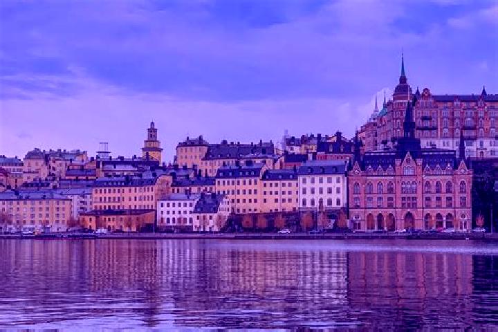 Evelyn, 37 — Escort in Save, Sweden