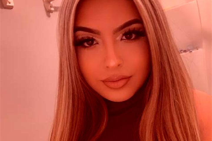 Evelyn, 38, a blonde grey-eyed latina companion based in Doroagung. Offering Roleplay, A-Level, Party Girl. Available for incall and outcall, day and evening...