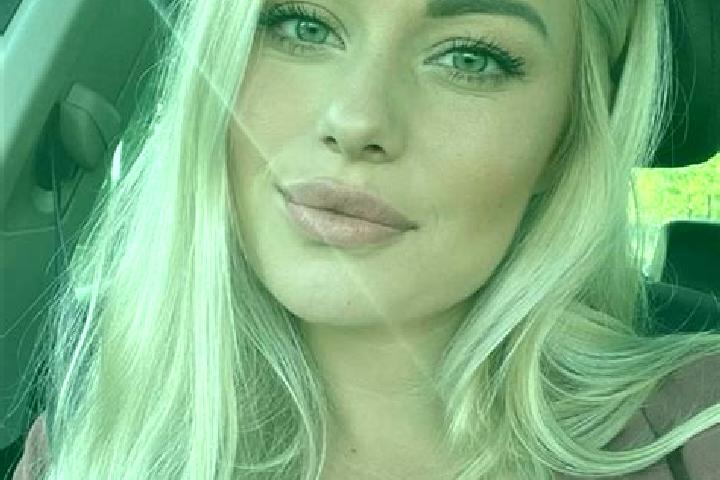 Evelyn, 38, a blonde hazel-eyed mediterranean companion based in Eerschot. Offering Massage, GFE, Couples, BDSM. Available for incall and outcall, overnight ...