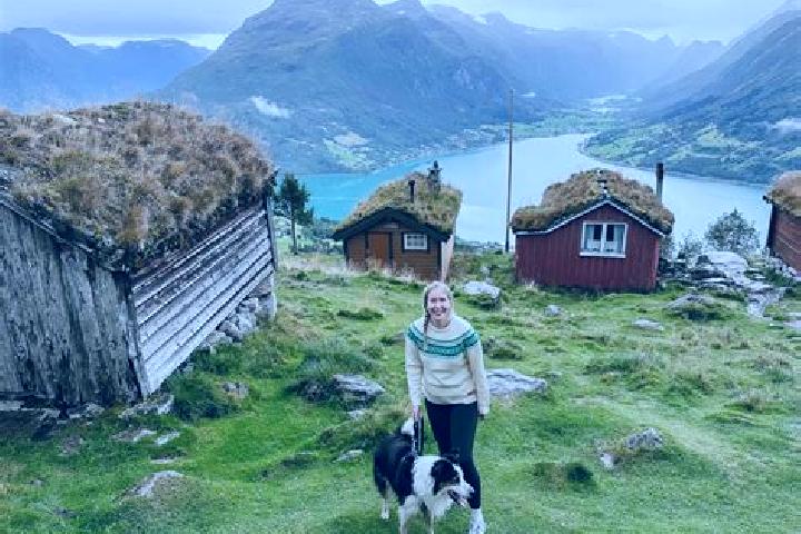 Evelyn, 38 — Escort in Heias, Norway