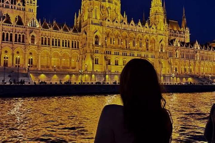 Evelyn, 38 — Escort in Tiszabo, Hungary