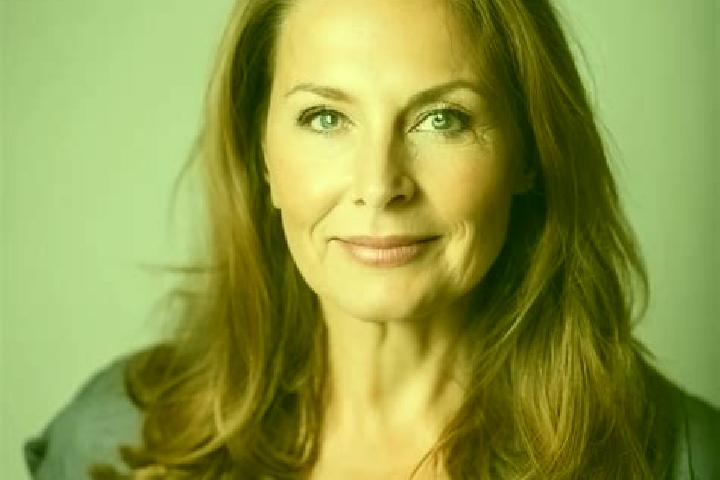 Evelyn, 39, a auburn amber-eyed caucasian companion based in Juan Benigno Vela. Offering Roleplay, Duos, Girlfriend Experience. Available for incall and outc...