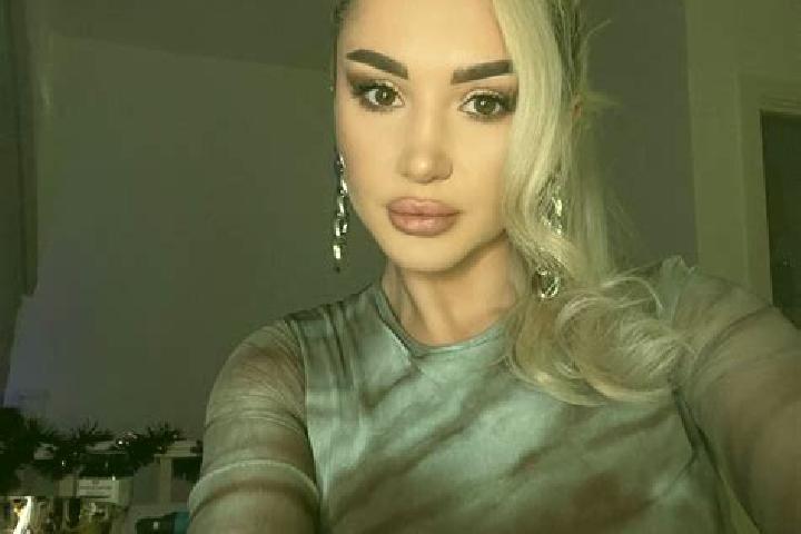 Evelyn, 39, a blonde amber-eyed asian companion based in Varna. Offering Deep French Kissing, Dinner Date, BDSM, GFE. Available for incall and outcall, day a...