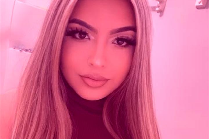 Evelyn, 39, a blonde brown-eyed latina companion based in Akashi. Offering OWO, 69, Duos. Available for incall and outcall, overnight bookings available.