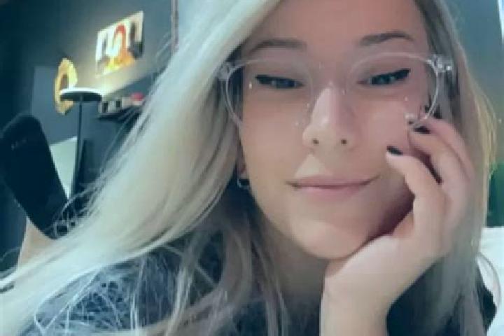Evelyn, 39, a blonde grey-eyed mixed companion based in Ivdel . Offering OWO, Girlfriend Experience, GFE. Available for incall and outcall, day and evening d...