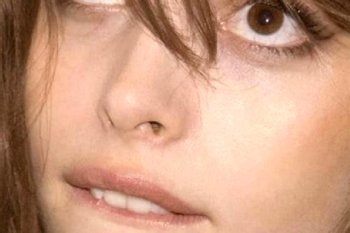 Evelyn, 39, a chestnut dark-eyed european companion based in Filsen. Offering Deep French Kissing, Erotic Massage, Girlfriend Experience. Available for incal...