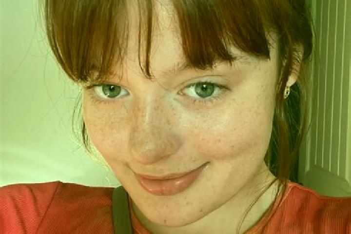 Evelyn, 39, a red green-eyed caribbean companion based in Horovce. Offering Striptease, Roleplay. Available for incall and outcall, day and evening dates.