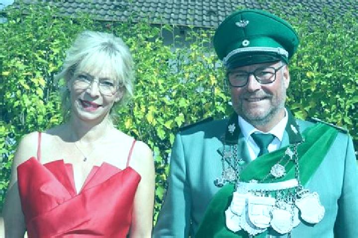 Evelyn, 39 — Escort in Bamenohl, Germany