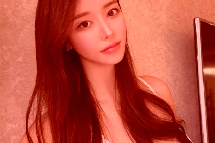 Evelyn, 39 — Escort in Hongyazi, China