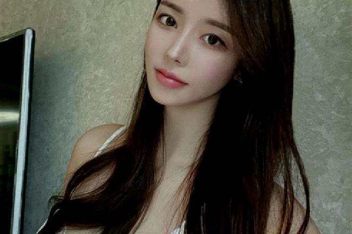 Evelyn, 39 — Escort in Lusigang, China