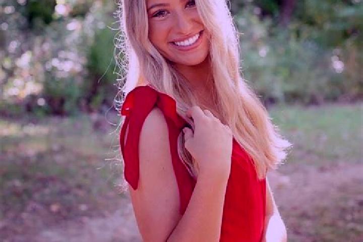 Evelyn, 39 — Escort in Moberly, United States