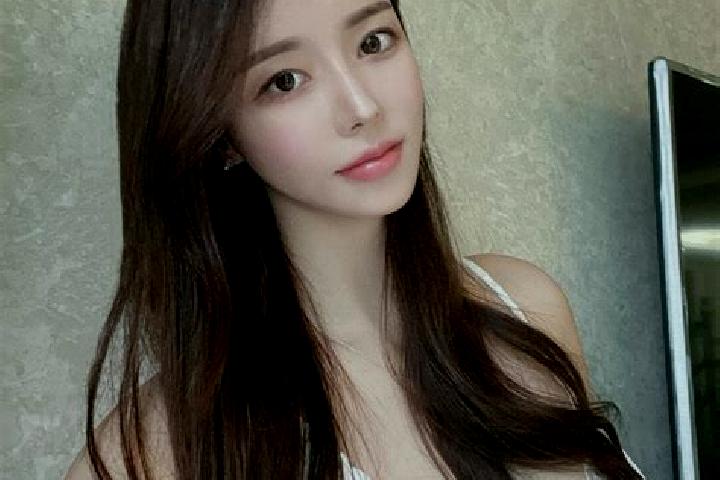 Grace, 20 — Escort in Tooromt, Mongolia