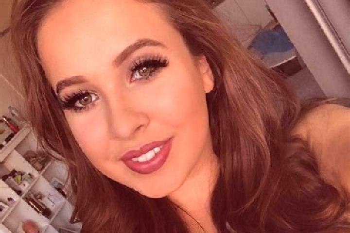 Grace, 21, a auburn dark-eyed european companion based in Santa Maria Yavesia. Offering Travel Companion, Massage, Roleplay, Overnight. Available for incall ...