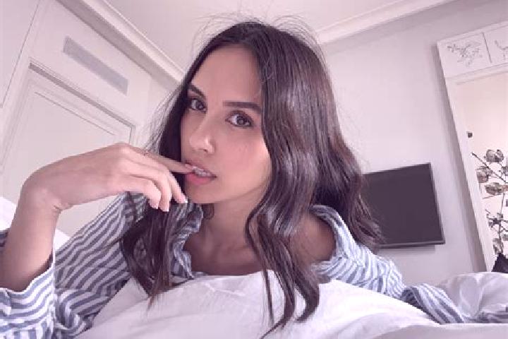 Grace, 21, a black dark-eyed european companion based in Balinghem. Offering Overnight, Travel Companion, Girlfriend Experience. Available for incall and out...