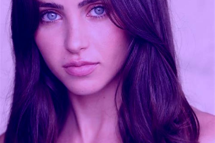 Grace, 21, a dark blonde brown-eyed latina companion based in Center Valley. Offering Erotic Massage, Travel Companion, Roleplay, Party Girl. Available for i...