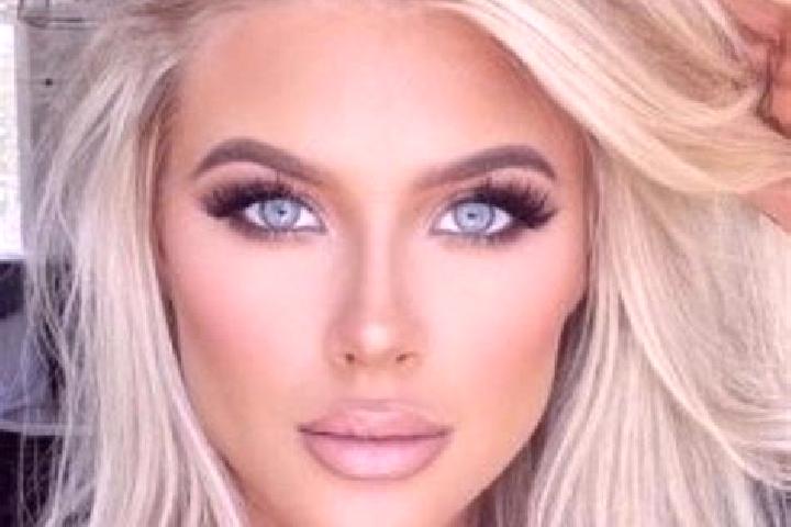 Grace, 21, a platinum blonde dark-eyed indian companion based in Ohain. Offering Party Girl, Dinner Date. Available for incall and outcall, day and evening d...