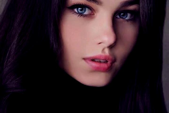 Grace, 21, a red dark-eyed caucasian companion based in Sayhat. Offering Erotic Massage, Fetish, OWO. Available for incall and outcall, day and evening dates.