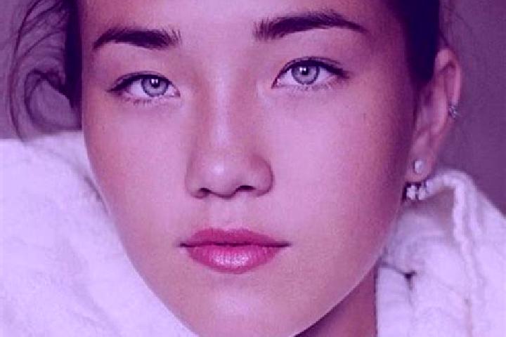 Grace, 22, a black grey-eyed caucasian companion based in Kabare. Offering Travel Companion, Overnight, Duos. Available for incall and outcall, day and eveni...