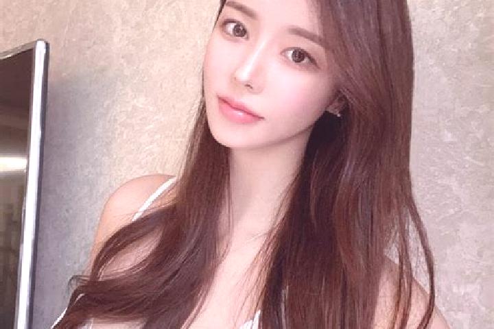 Grace, 22 — Escort in Denggang, China