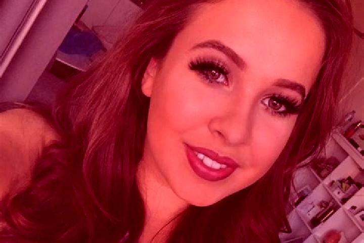 Grace, 23, a auburn brown-eyed european companion based in Chingas. Offering Striptease, CIM, Fetish, Party Girl, Dinner Date. Available for incall and outca...