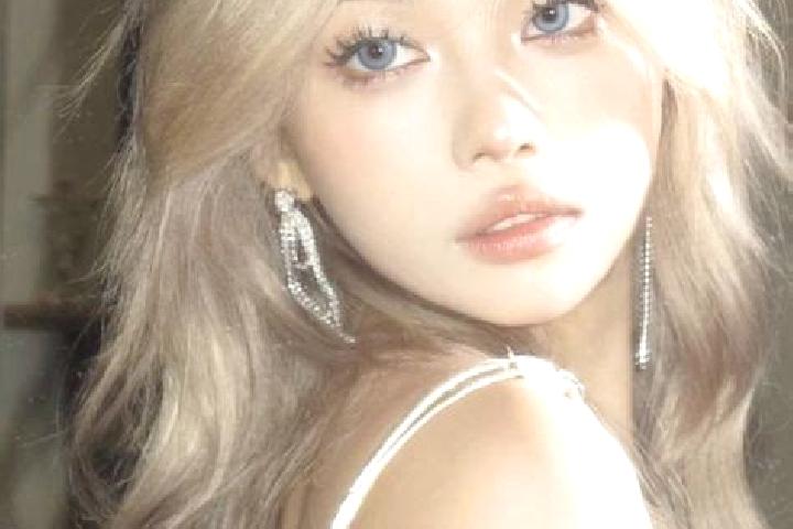 Grace, 23, a platinum blonde hazel-eyed mixed companion based in Luorong. Offering CIM, Roleplay, A-Level. Available for incall and outcall, day and evening ...