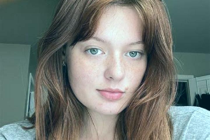 Grace, 24, a auburn brown-eyed caucasian companion based in Shumerlya. Offering Roleplay, Duos, Couples. Available for incall and outcall, day and evening da...