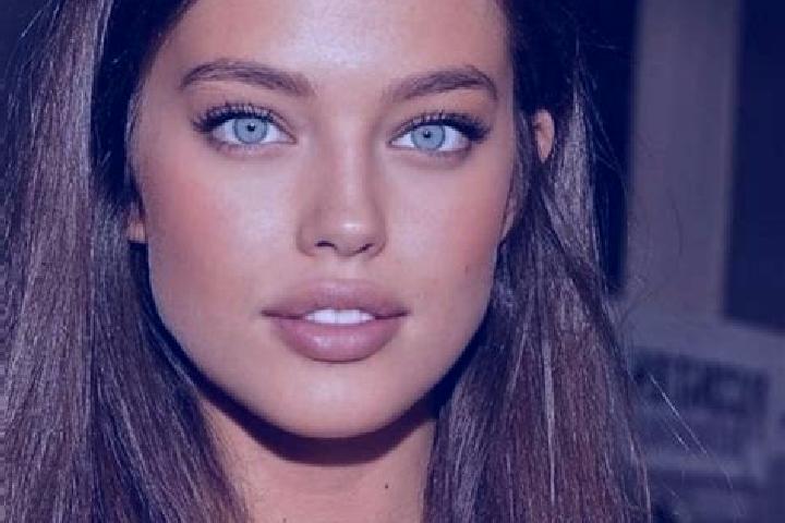 Grace, 24, a chestnut grey-eyed caucasian companion based in Villedomer. Offering Massage, Couples, Party Girl, GFE. Available for incall and outcall, overni...