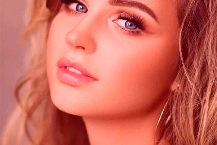 Grace, 25, a dark blonde blue-eyed caucasian companion based in Lien Son. Offering Striptease, Massage, BDSM, 69. Available for incall and outcall, day and e...