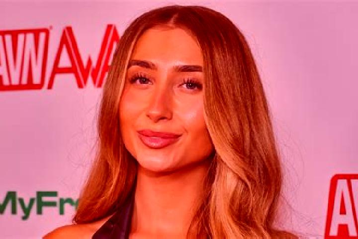 Grace, 25 — Escort in Latille, France
