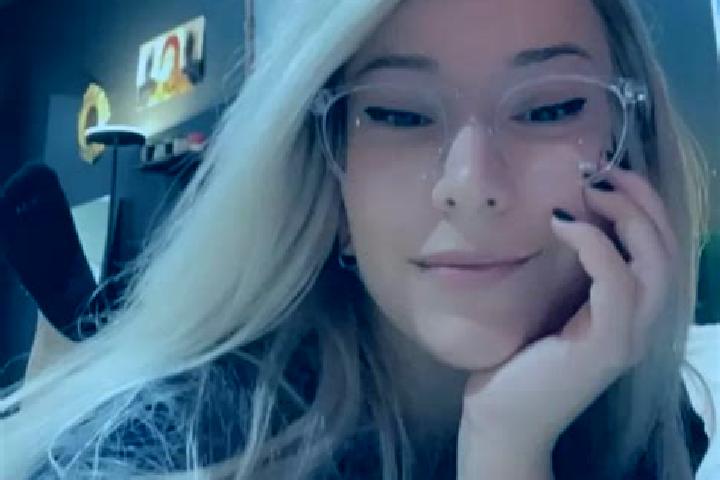 Grace, 26, a blonde grey-eyed latina companion based in Ruhstadt. Offering Roleplay, Deep French Kissing, Girlfriend Experience, OWO. Available for incall an...