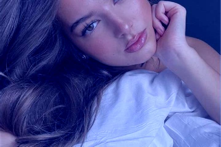 Grace, 26, a chestnut dark-eyed latina companion based in Manorhaven. Offering Massage, A-Level, Overnight, Dinner Date. Available for incall and outcall, da...