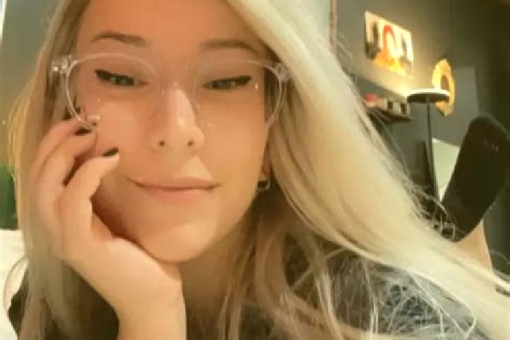 Grace, 26, a chestnut grey-eyed latina companion based in Krumau am Kamp. Offering 69, Dinner Date, Massage, Roleplay. Available for incall and outcall, over...