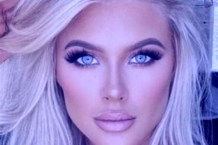 Grace, 26, a platinum blonde blue-eyed asian companion based in Viamonte. Offering Striptease, Roleplay, Massage, 69. Available for incall and outcall, overn...