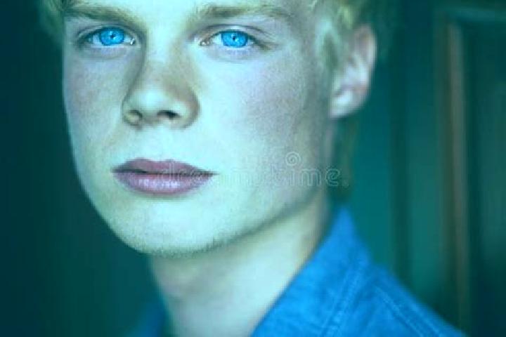Grace, 27, a blonde blue-eyed caucasian companion based in Monza. Offering OWO, Deep French Kissing, Fetish. Available for incall and outcall, day and evenin...