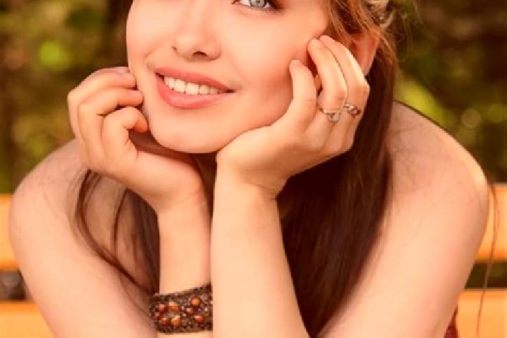 Grace, 27, a red blue-eyed asian companion based in Barxeta. Offering OWO, Party Girl, Girlfriend Experience. Available for incall and outcall, day and eveni...