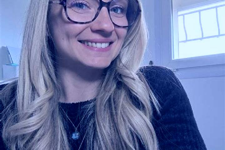 Grace, 27 — Escort in Cuffies, France