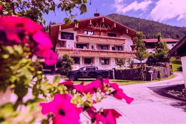 Grace, 27 — Escort in Hoefen, Austria