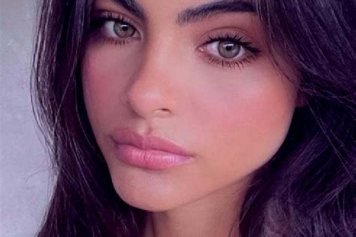 Grace, 28, a red green-eyed indian companion based in Decindeni. Offering Prostate Massage, Overnight, Massage. Available for incall and outcall, overnight b...