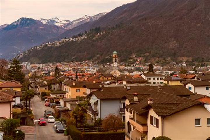 Grace, 28 — Escort in Losone, Switzerland