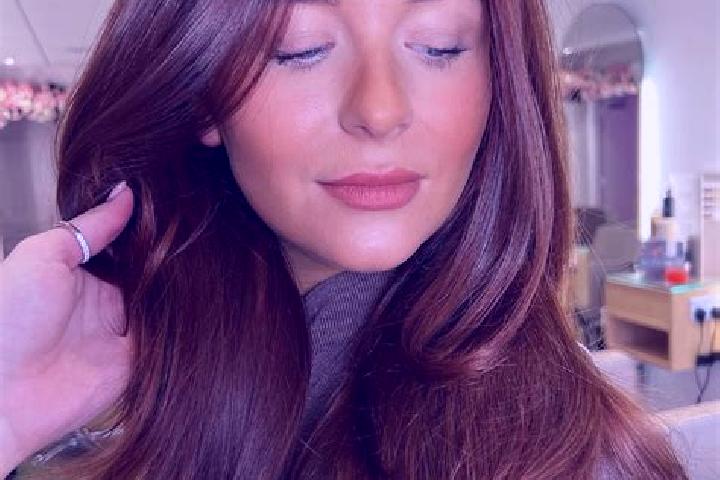 Grace, 29, a auburn brown-eyed indian companion based in Huttlingen. Offering Roleplay, Massage. Available for incall and outcall, day and evening dates.