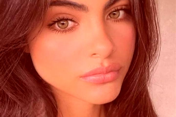 Grace, 29, a brunette green-eyed caucasian companion based in Villa Carlos Paz. Offering Couples, Girlfriend Experience, OWO, Roleplay, Tantra. Available for...