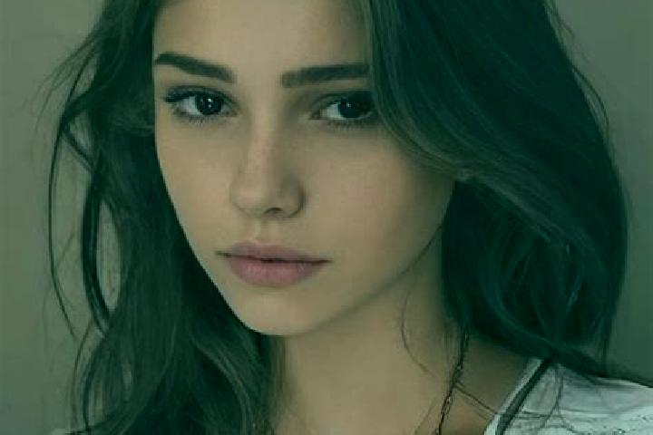 Grace, 29, a brunette hazel-eyed slavic companion based in Pribinic. Offering OWO, GFE, Dinner Date. Available for incall and outcall, day and evening dates.