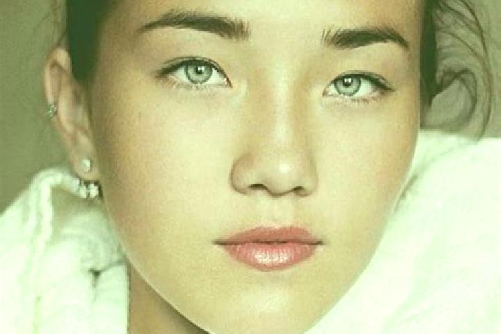 Grace, 29, a red blue-eyed asian companion based in Cisliano. Offering Roleplay, CIM, Couples, Erotic Massage. Available for incall and outcall, overnight bo...
