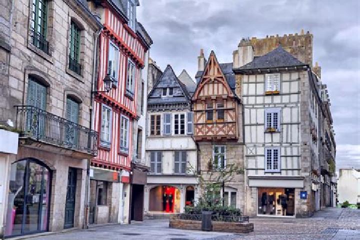 Grace, 29 — Escort in La Cornuaille, France